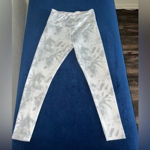 Gray/white tie die leggings size small